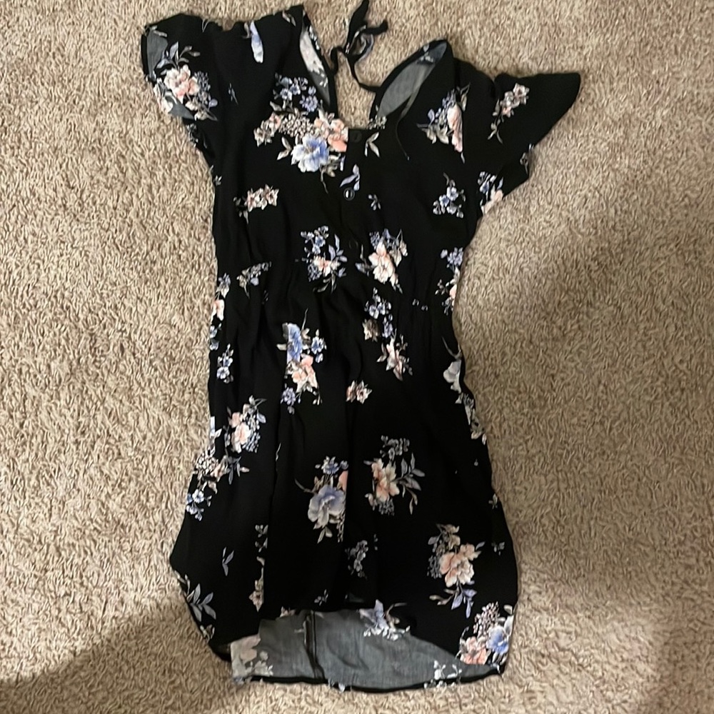 juniors black floral dress size M